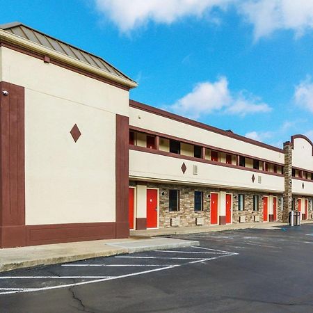 Econo Lodge Cloverdale Екстериор снимка
