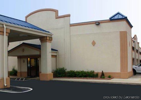 Econo Lodge Cloverdale Екстериор снимка