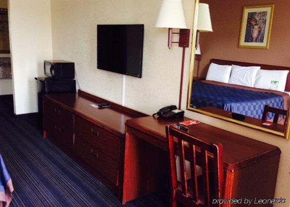 Econo Lodge Cloverdale Екстериор снимка