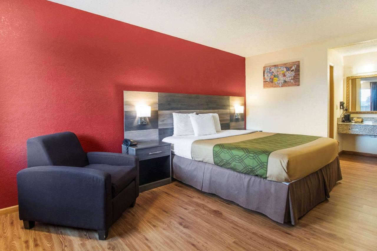 Econo Lodge Cloverdale Екстериор снимка