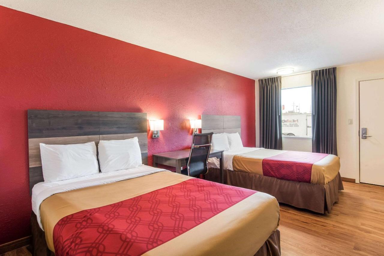 Econo Lodge Cloverdale Екстериор снимка