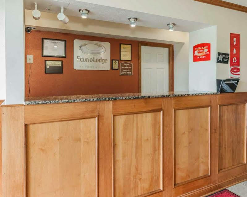 Econo Lodge Cloverdale Екстериор снимка