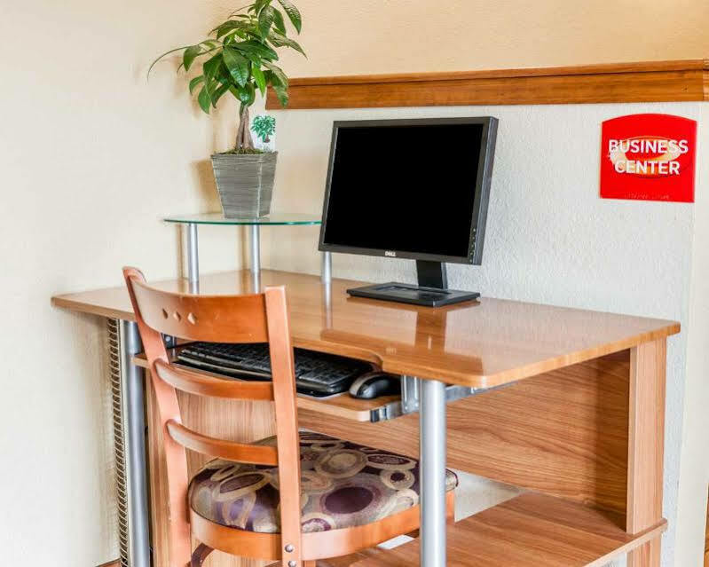 Econo Lodge Cloverdale Екстериор снимка